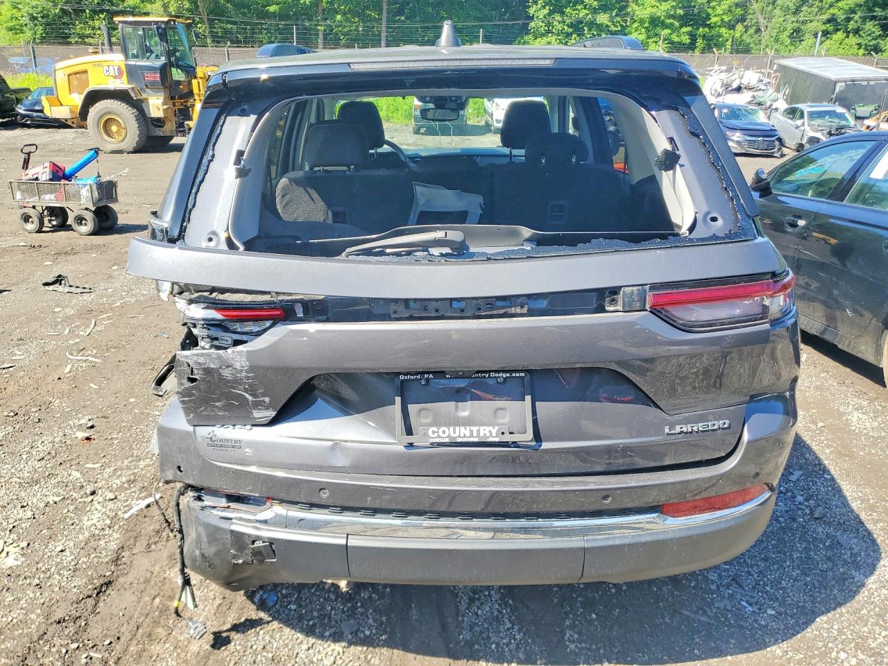 2023 JEEP GRAND CHEROKEE LAREDO photo 11