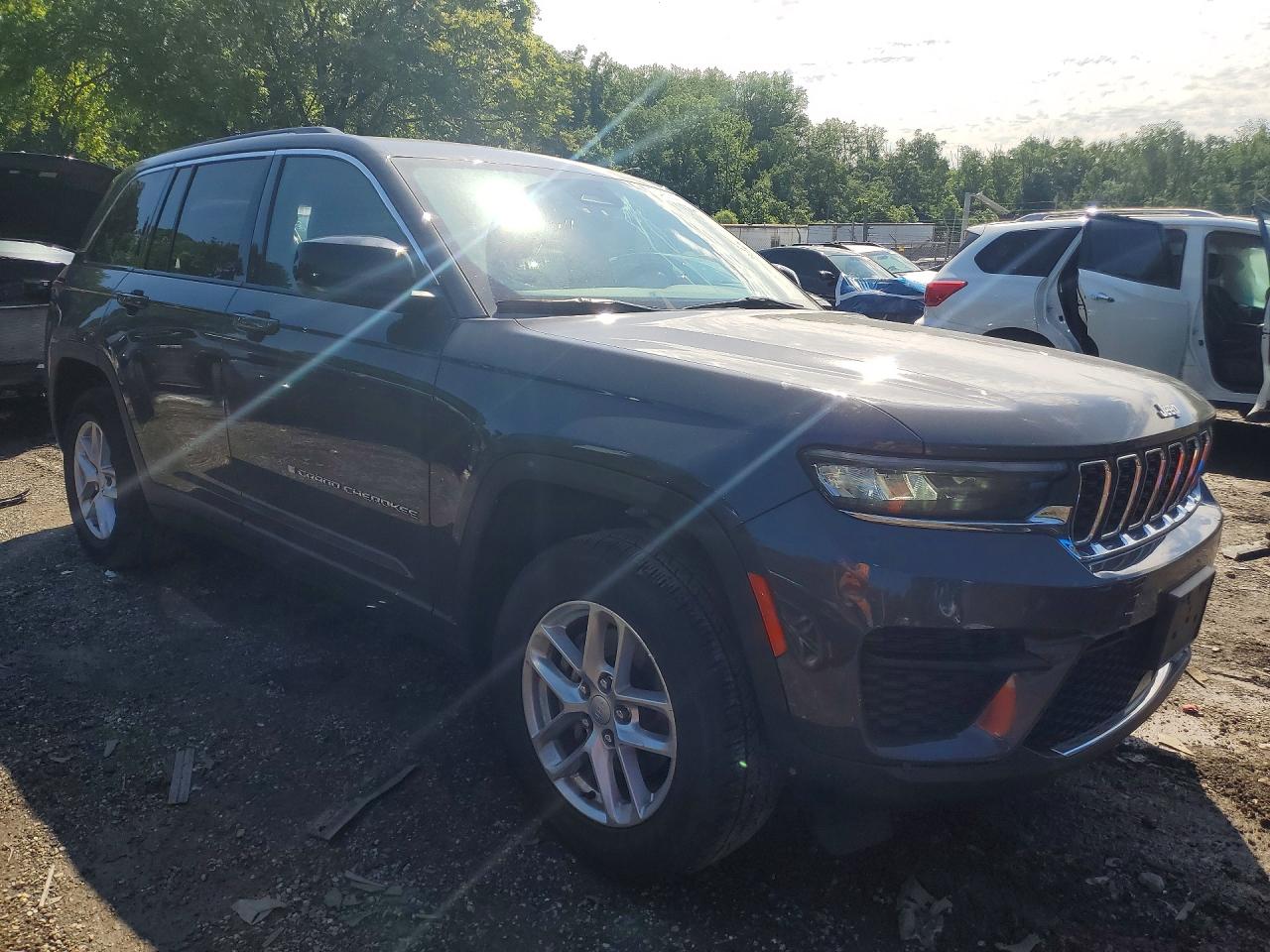 2023 JEEP GRAND CHEROKEE LAREDO photo 7