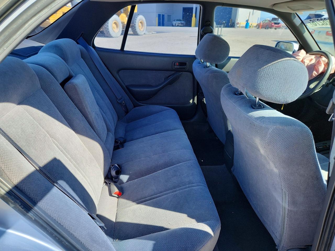 1995 TOYOTA CAMRY LE photo 28