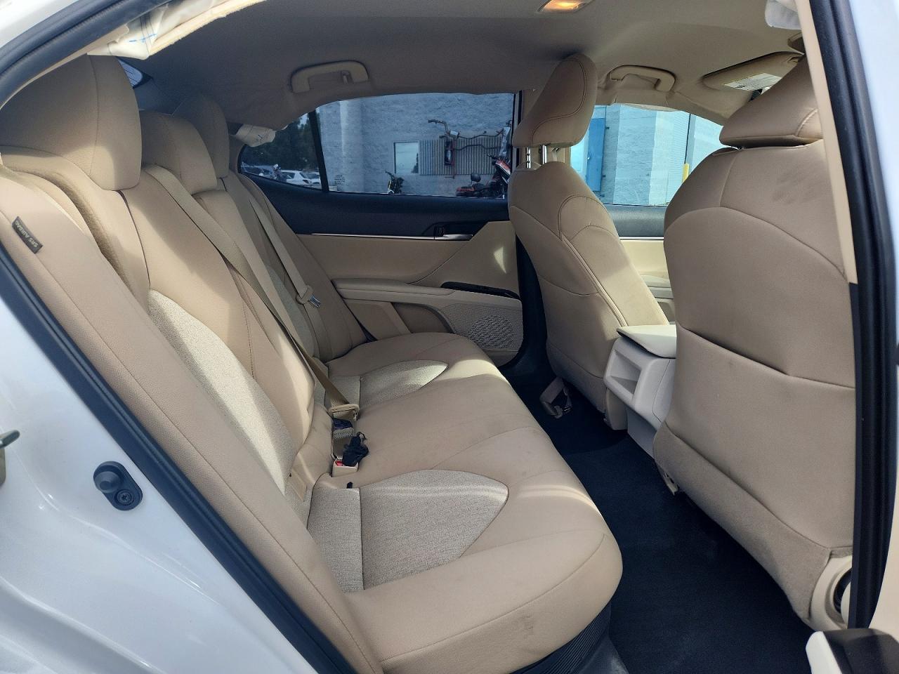 2020 TOYOTA CAMRY LE photo 19