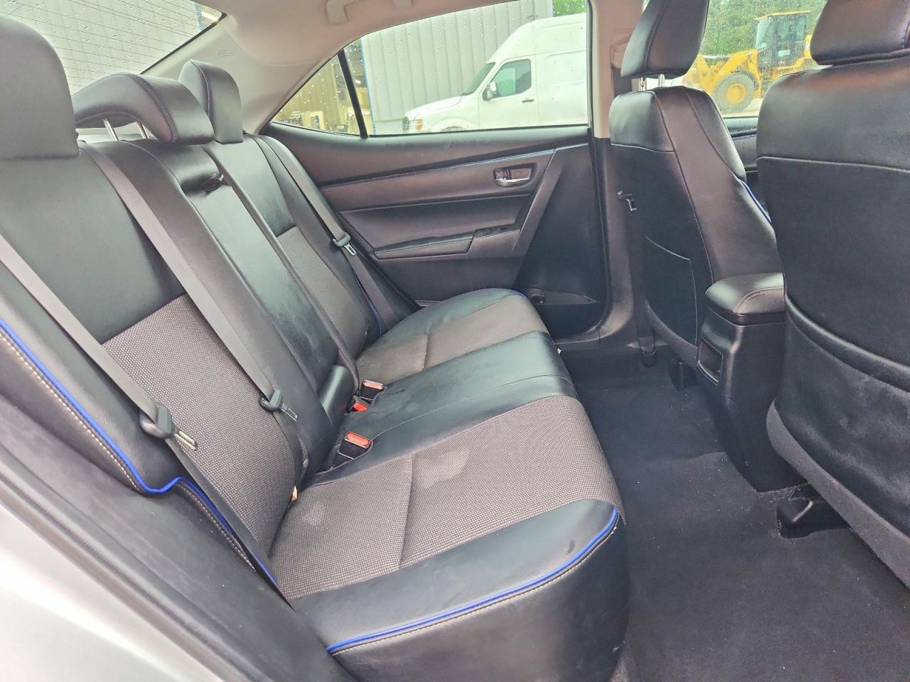 2019 TOYOTA COROLLA SE photo 19