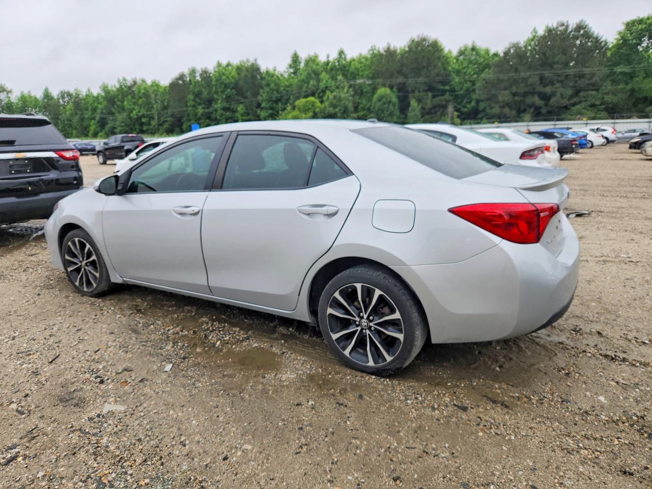 2019 TOYOTA COROLLA SE photo 3