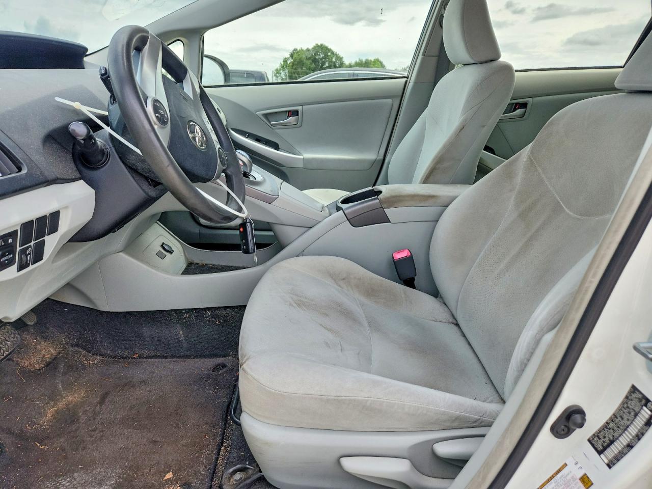 2012 TOYOTA PRIUS TWO photo 7