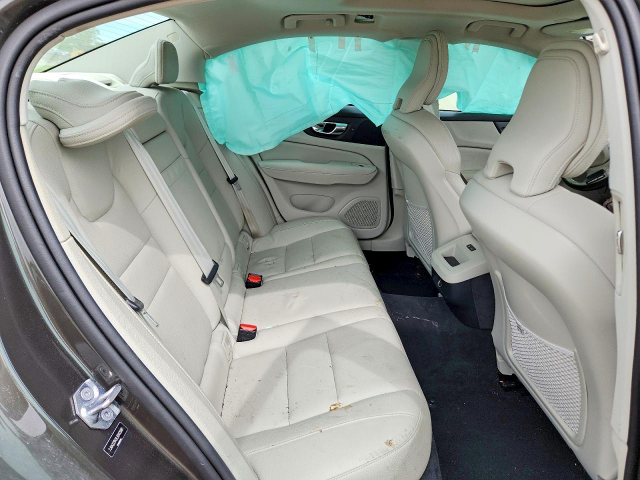 2020 VOLVO S60 T6 MOMENTUM photo 28