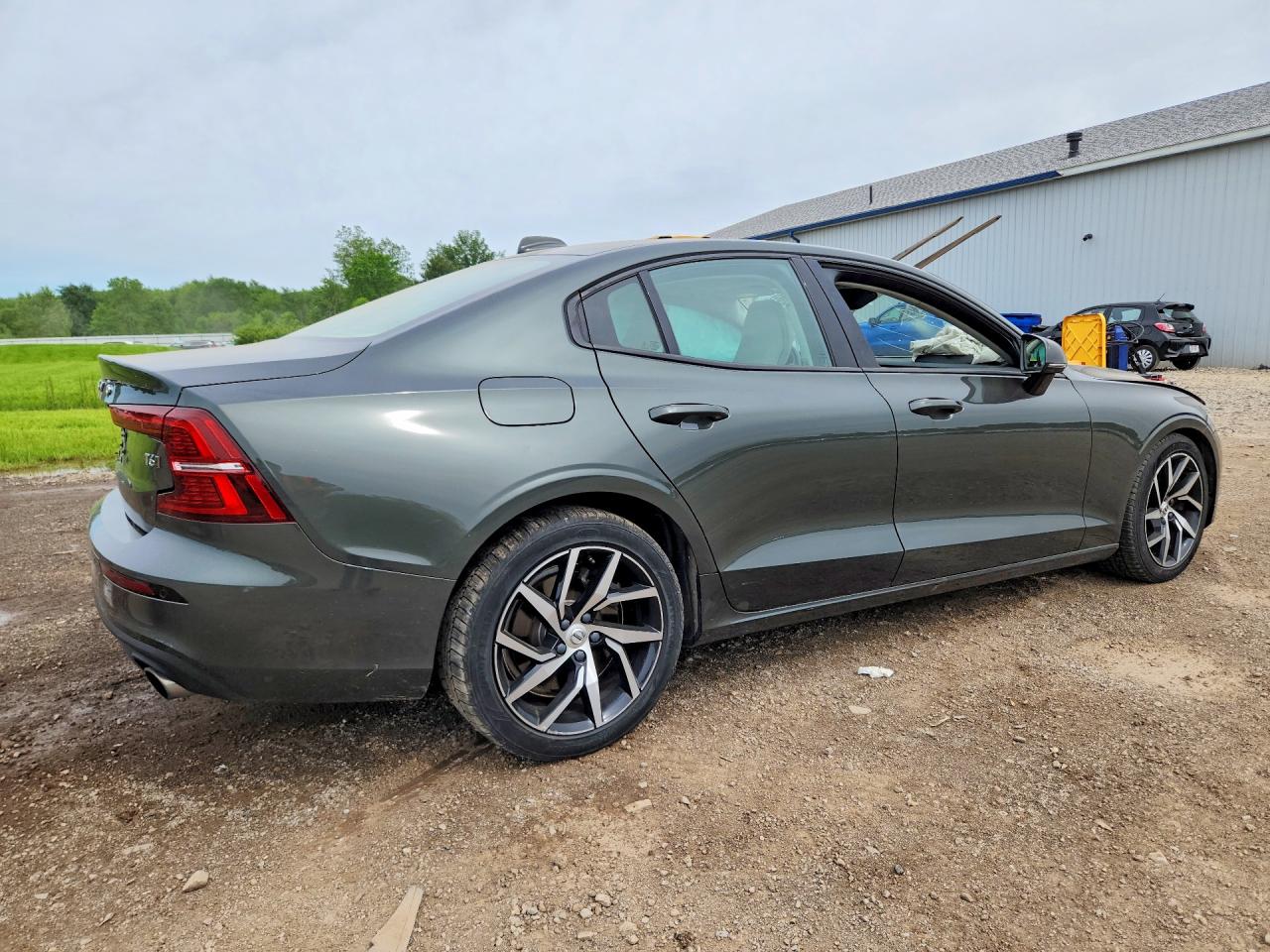 2020 VOLVO S60 T6 MOMENTUM photo 7