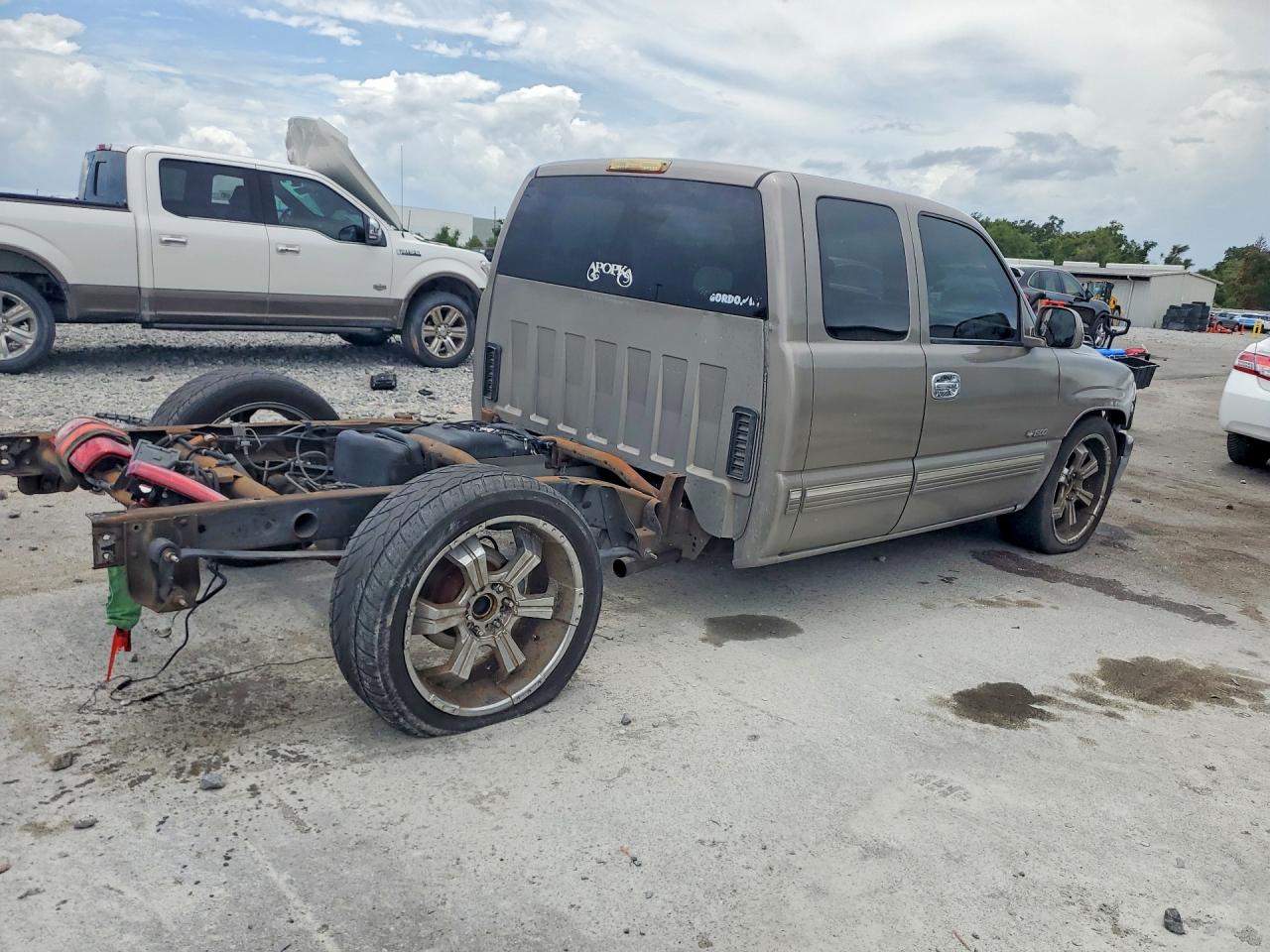 2000 CHEVROLET SILVERADO C1500 photo 5
