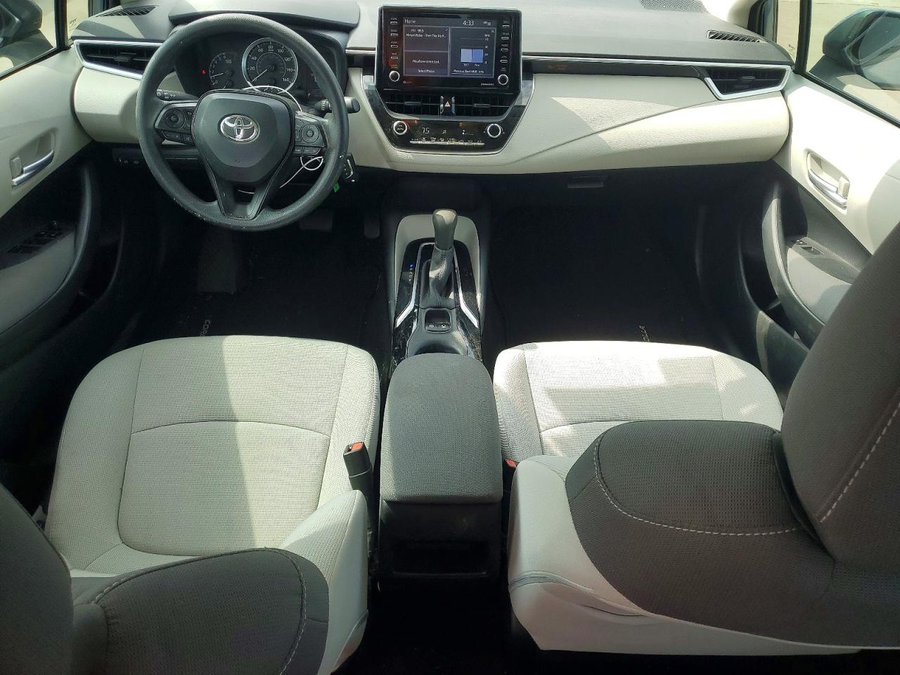2021 TOYOTA COROLLA LE photo 22