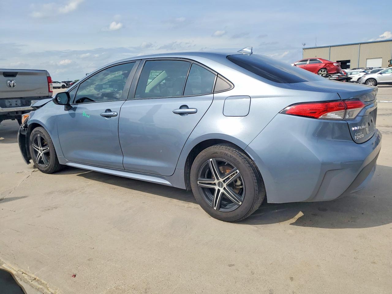 2021 TOYOTA COROLLA LE photo 4