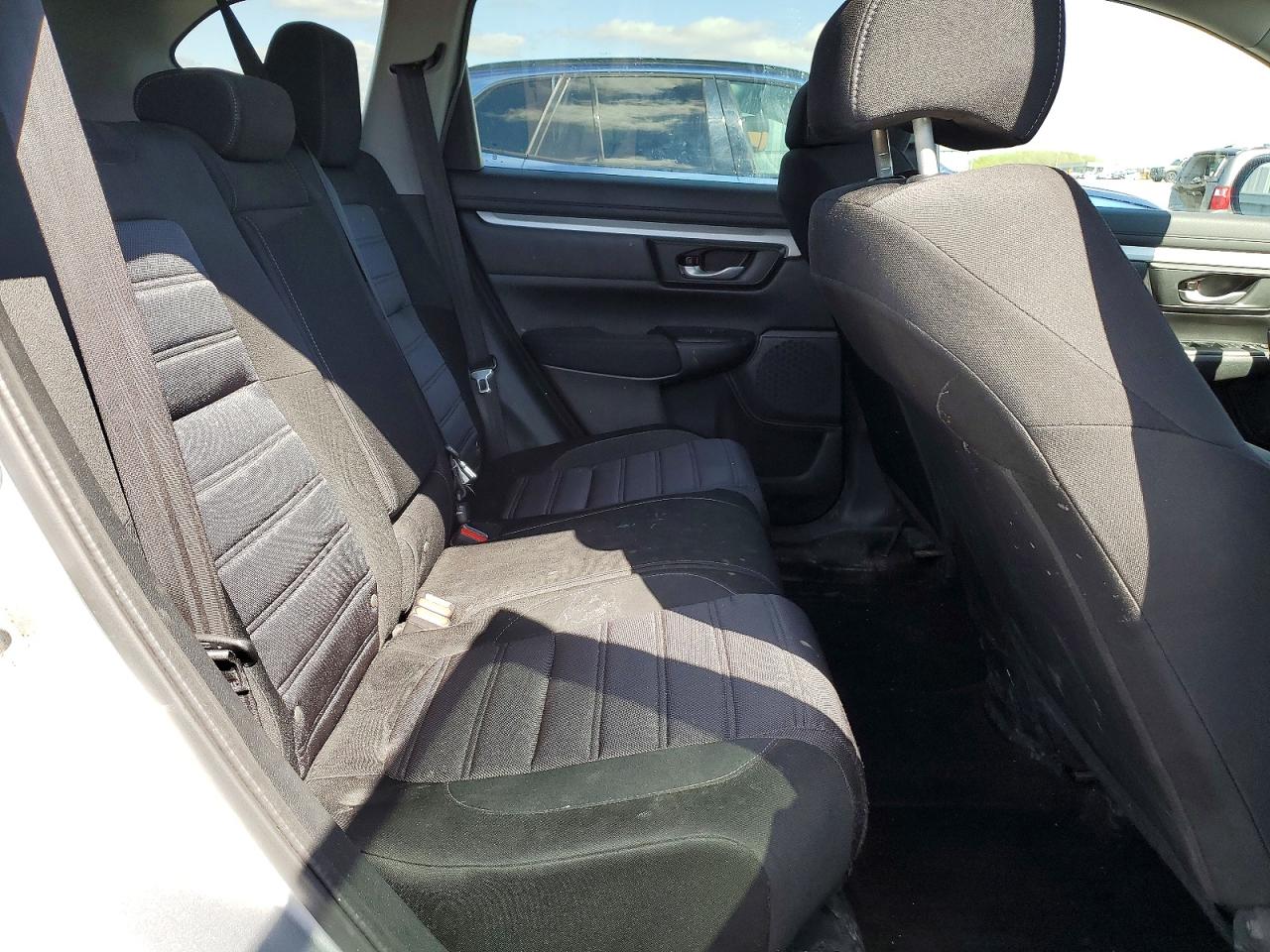 2017 HONDA CR-V LX photo 11