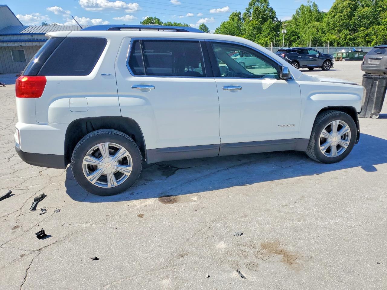 2017 GMC TERRAIN photo 5