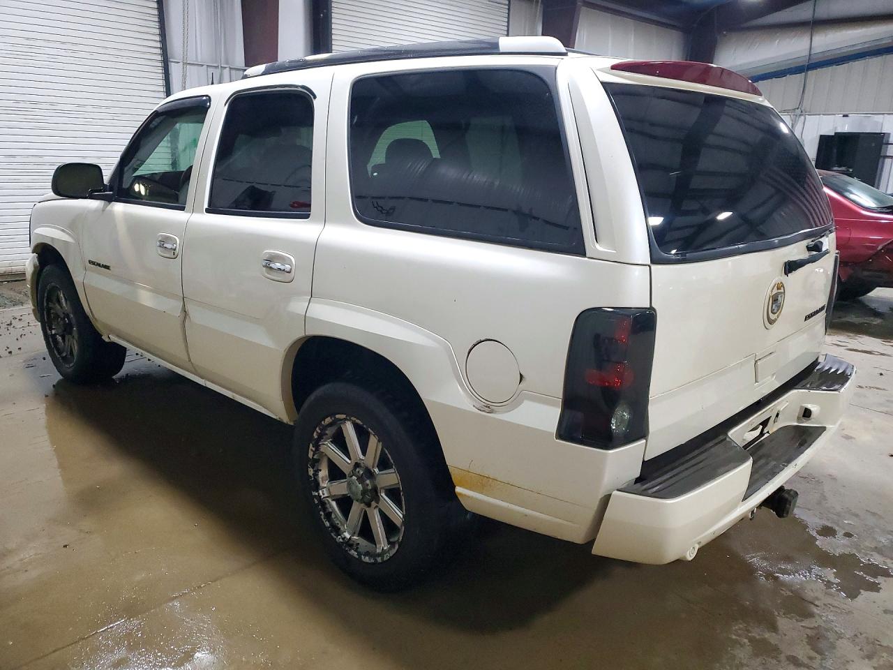 2004 CADILLAC ESCALADE LUXURY photo 3