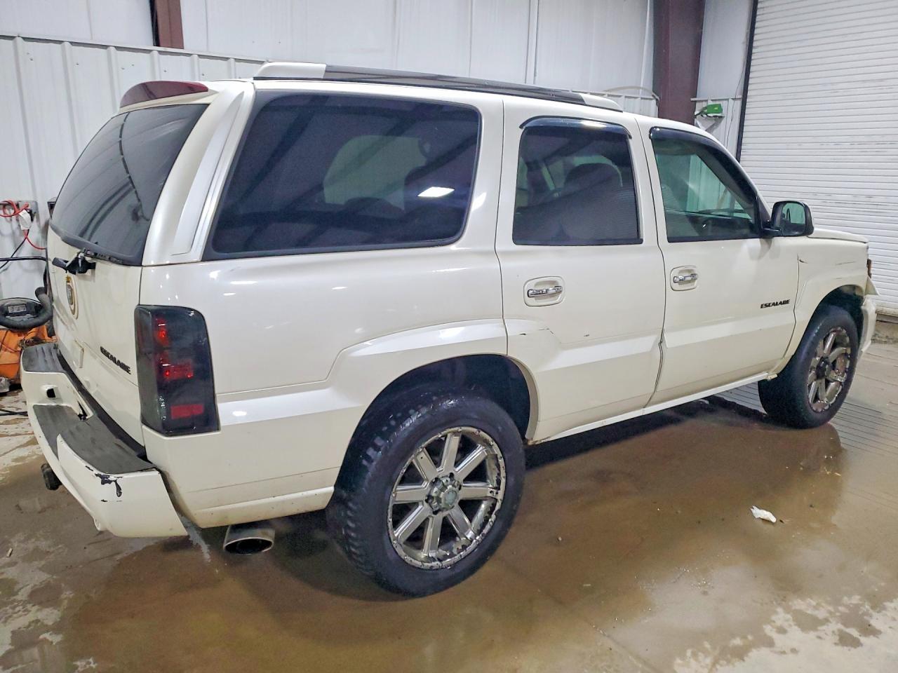 2004 CADILLAC ESCALADE LUXURY photo 5