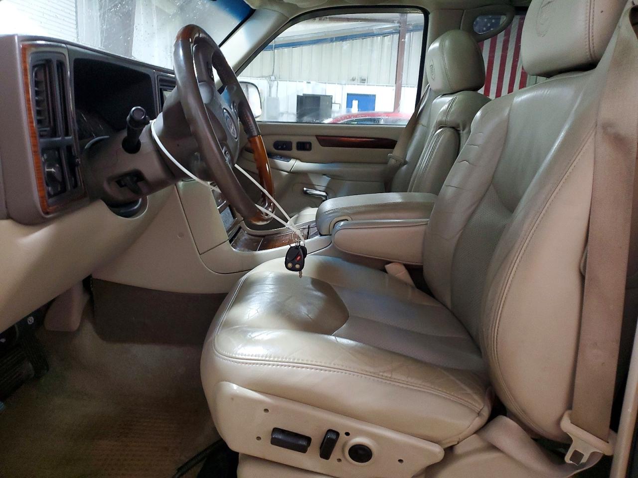 2004 CADILLAC ESCALADE LUXURY photo 13