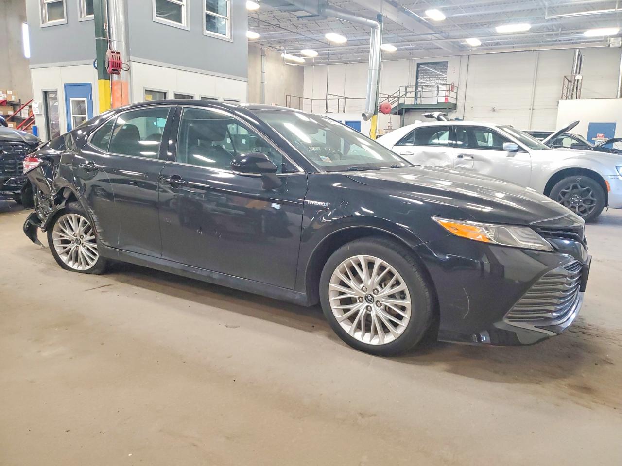 2020 TOYOTA CAMRY XLE photo 7