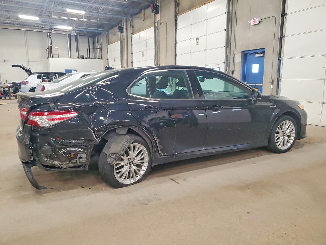 2020 TOYOTA CAMRY XLE photo 5
