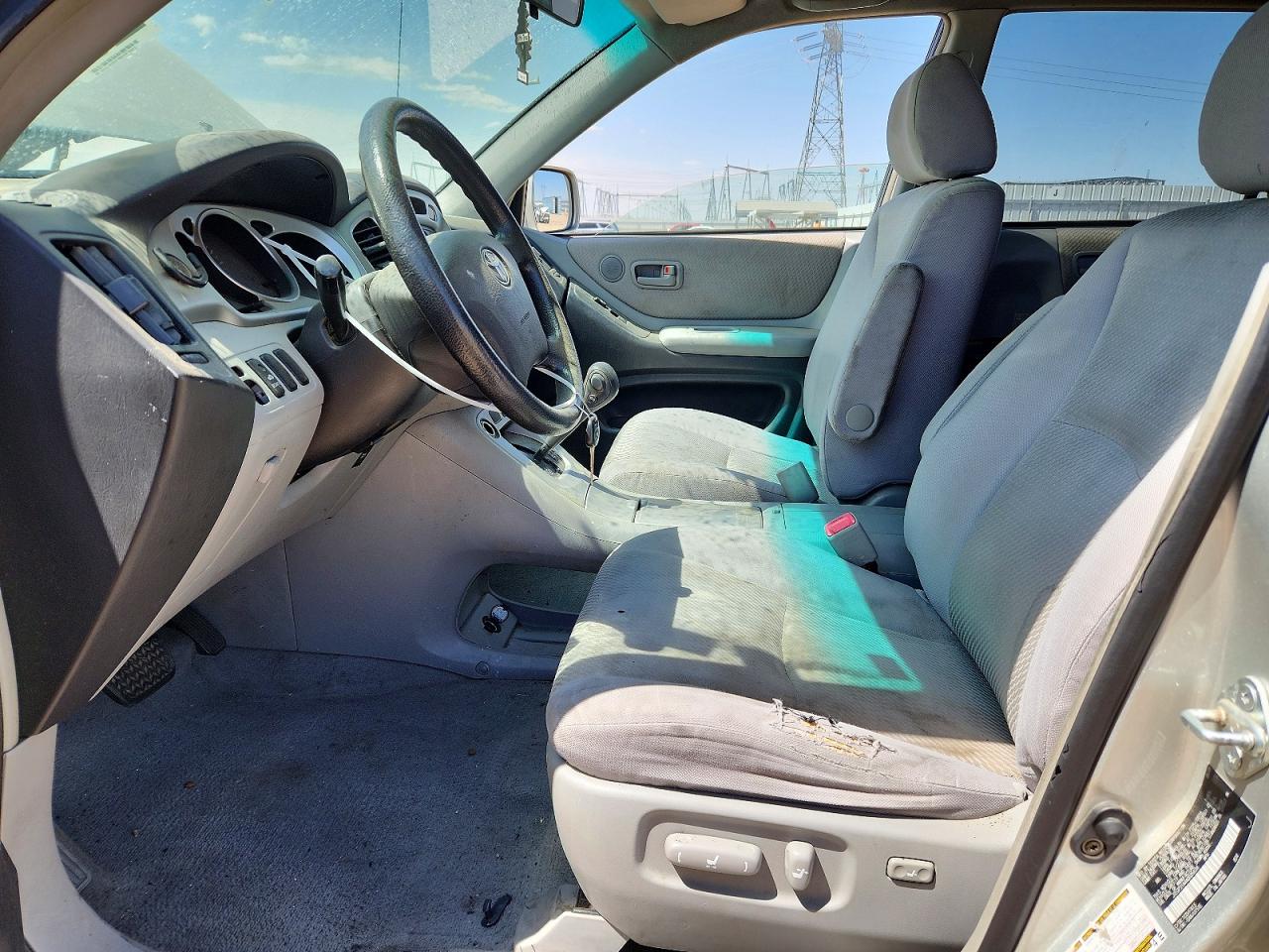 2004 TOYOTA HIGHLANDER BASE photo 7