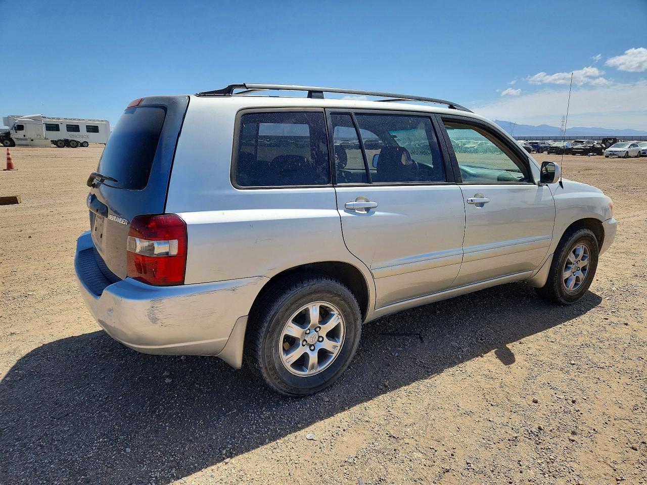 2004 TOYOTA HIGHLANDER BASE photo 3