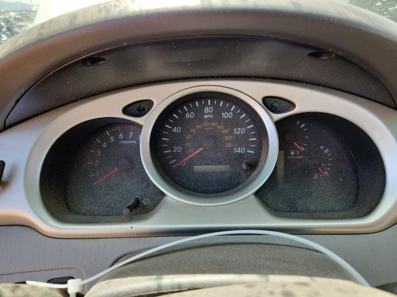 2004 TOYOTA HIGHLANDER BASE photo 9