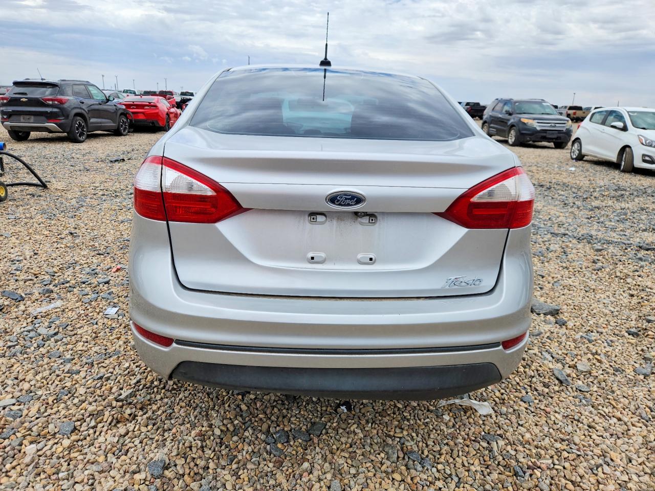 2018 FORD FIESTA SE photo 11