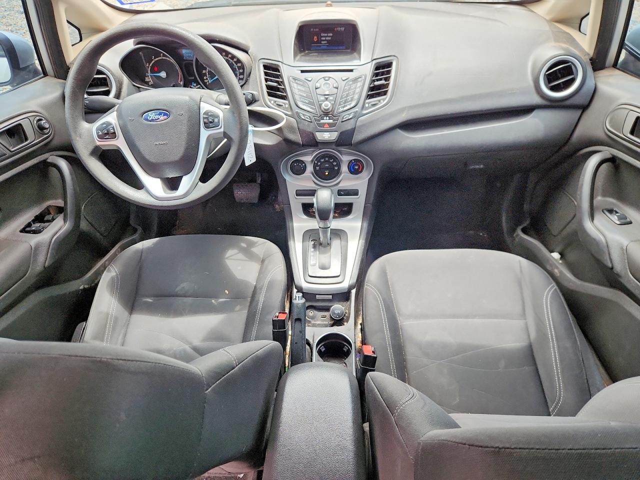 2018 FORD FIESTA SE photo 15