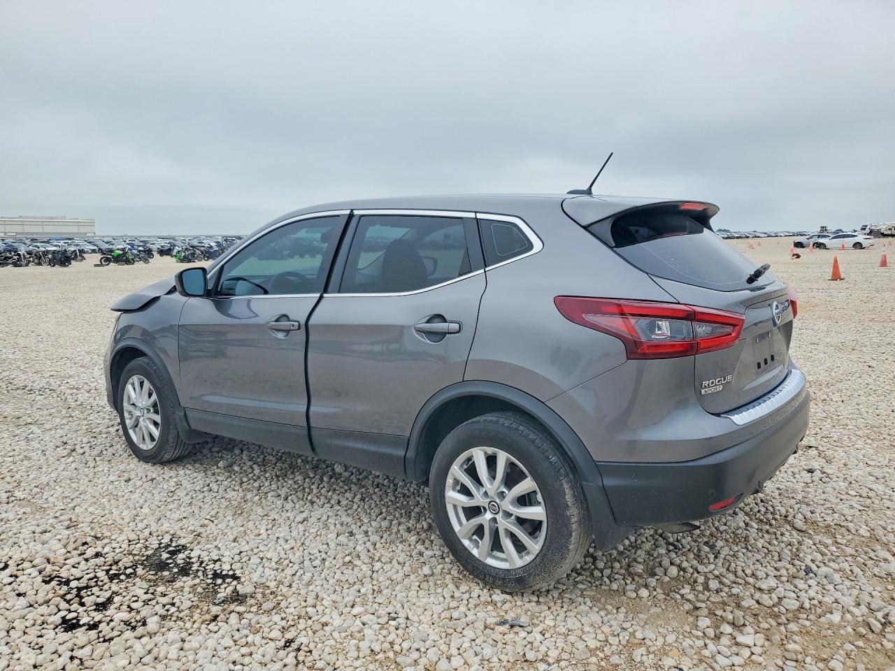 2020 NISSAN ROGUE SPORT S photo 3