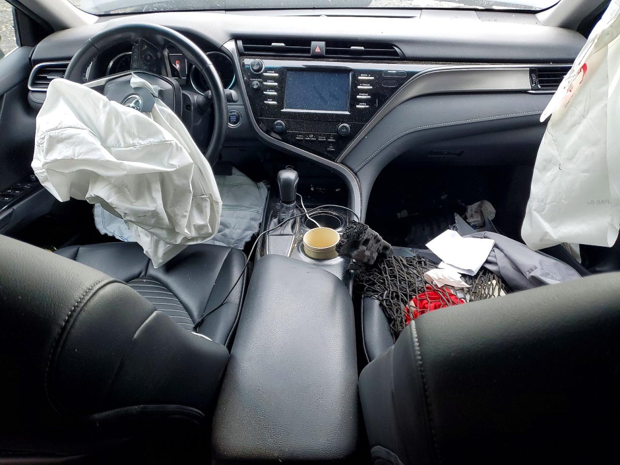 2019 TOYOTA CAMRY SE photo 15