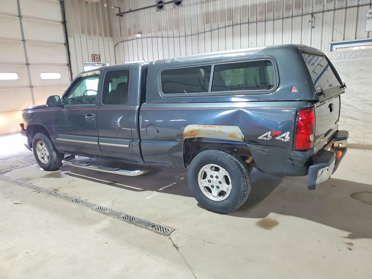 2004 CHEVROLET SILVERADO K1500 photo 3