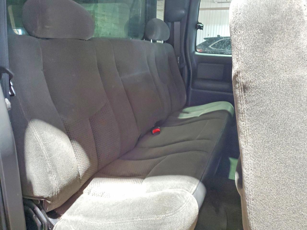 2004 CHEVROLET SILVERADO K1500 photo 19