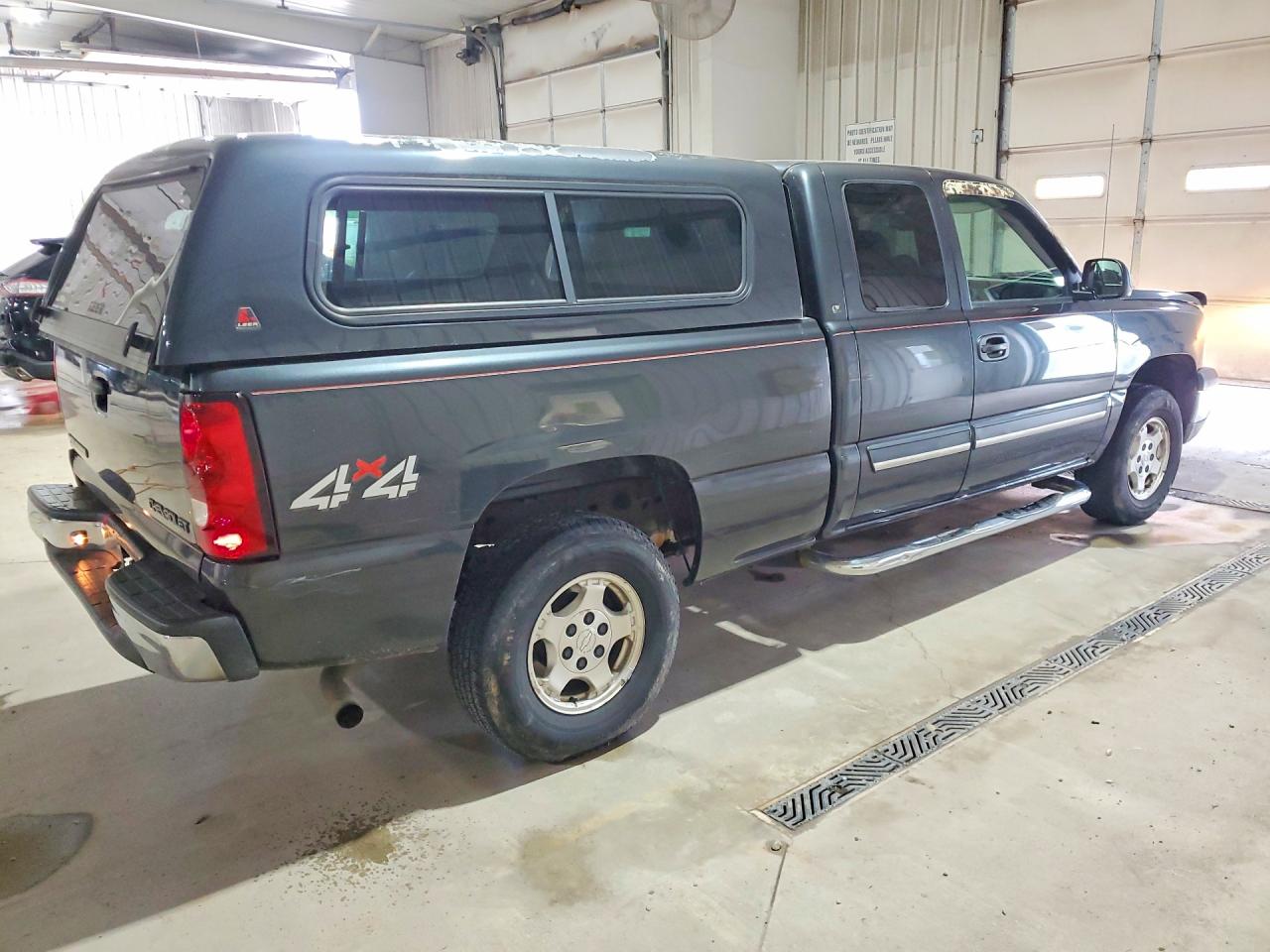 2004 CHEVROLET SILVERADO K1500 photo 5