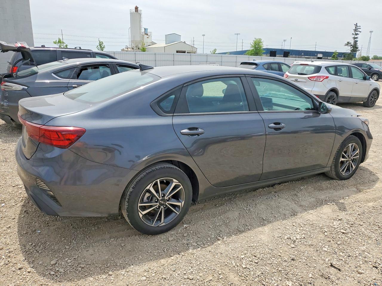2024 KIA FORTE LXS photo 3
