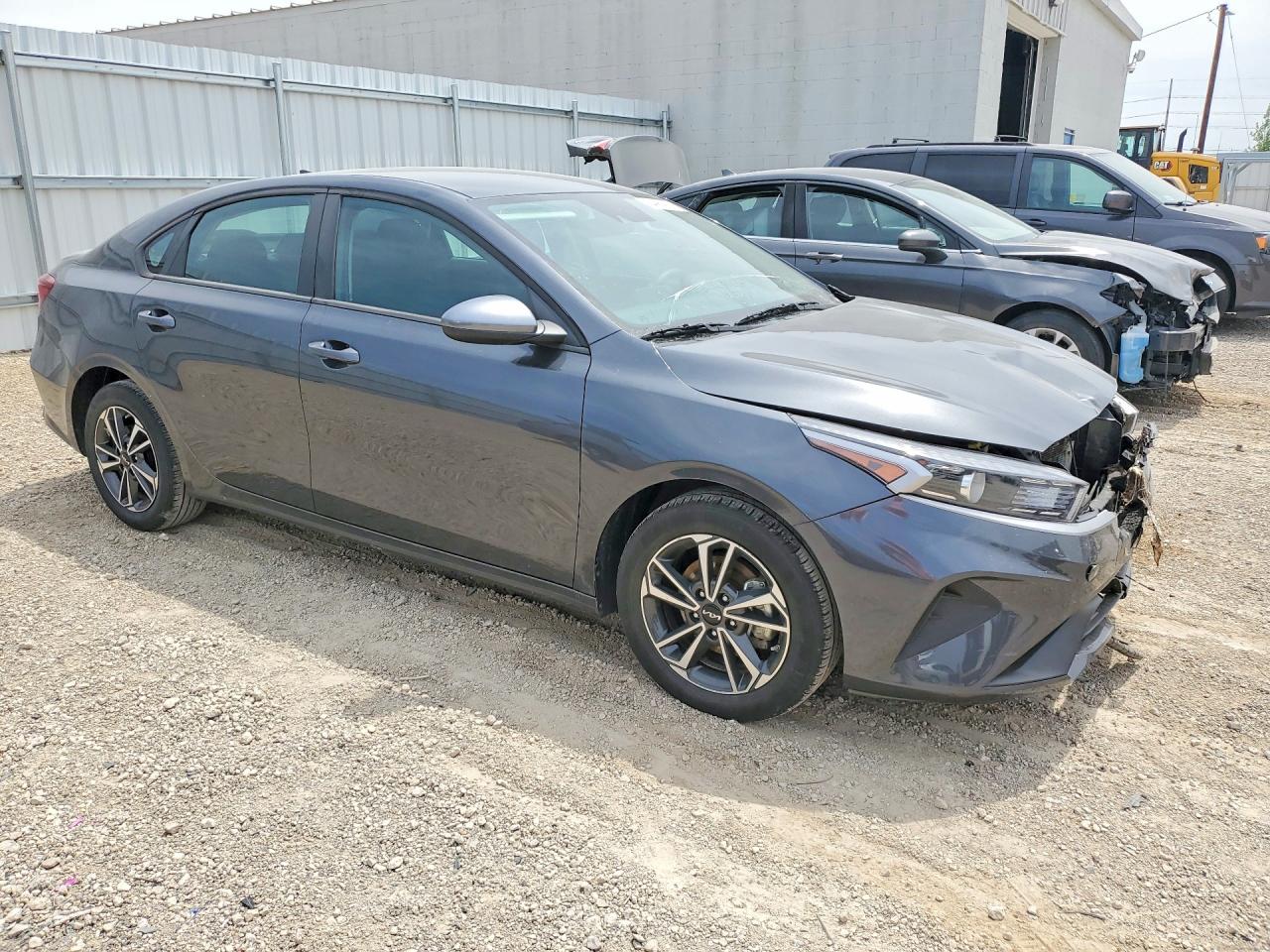 2024 KIA FORTE LXS photo 4