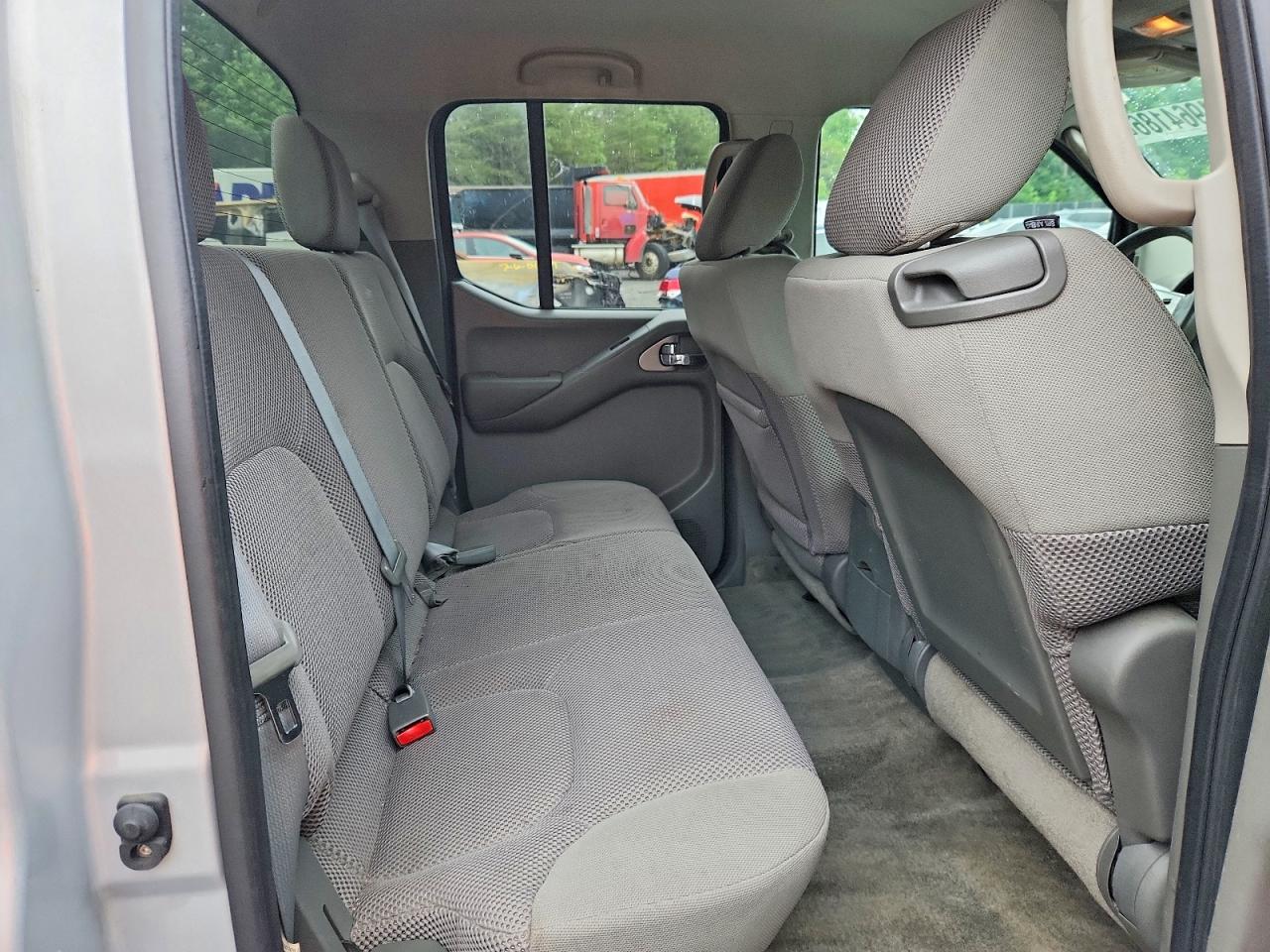 2011 NISSAN FRONTIER S photo 19