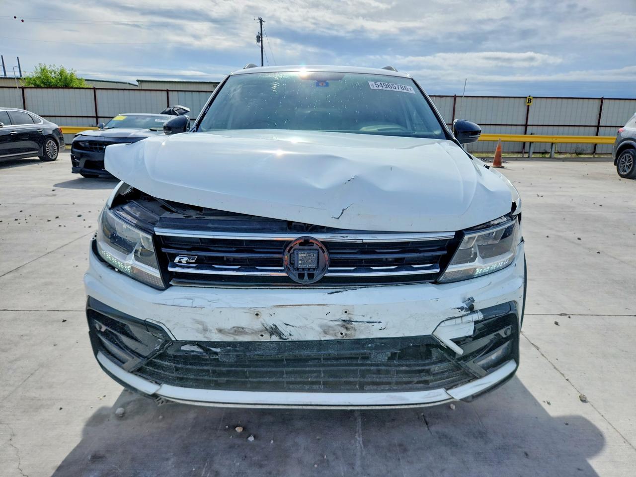2021 VOLKSWAGEN TIGUAN SE photo 5