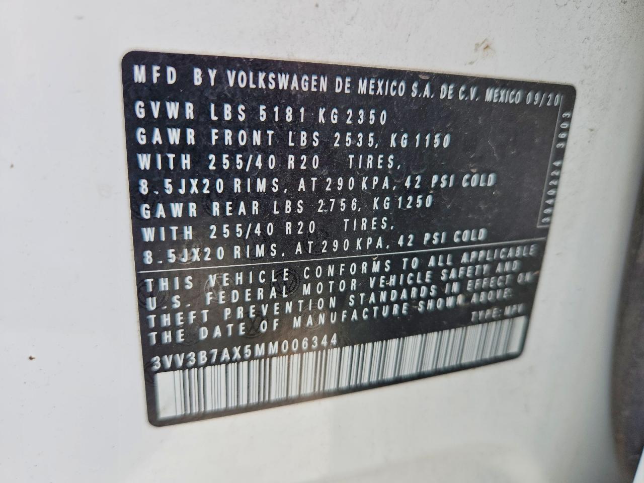 2021 VOLKSWAGEN TIGUAN SE photo 14