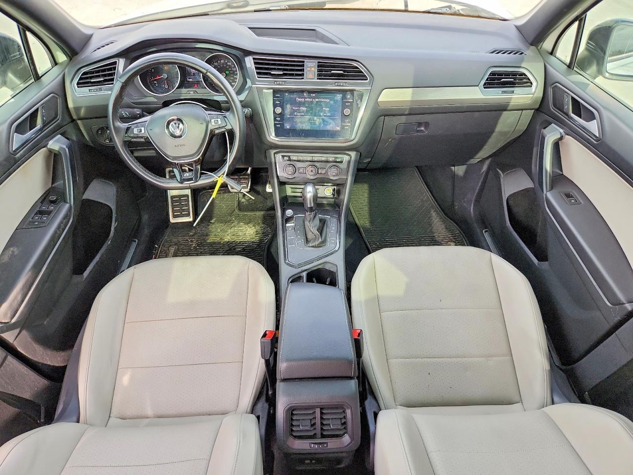 2021 VOLKSWAGEN TIGUAN SE photo 8