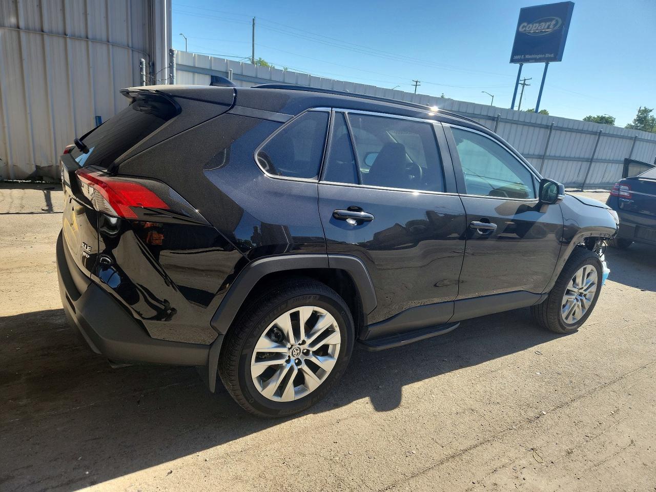 2024 TOYOTA RAV4 XLE PREMIUM photo 7