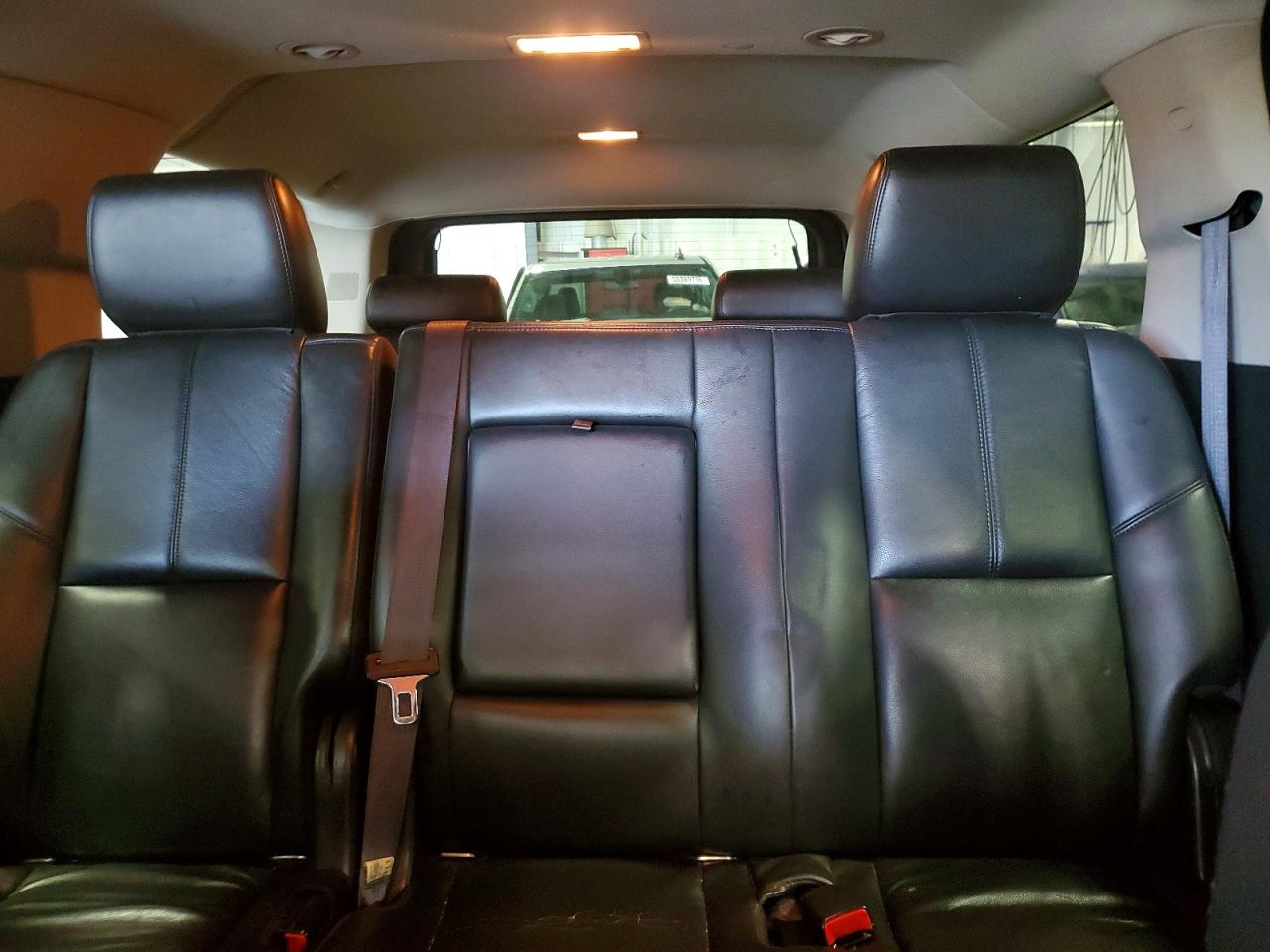 2011 CHEVROLET SUBURBAN K1500 LT photo 28