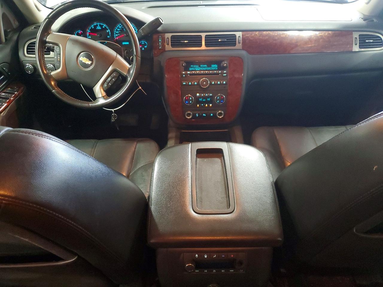 2011 CHEVROLET SUBURBAN K1500 LT photo 22