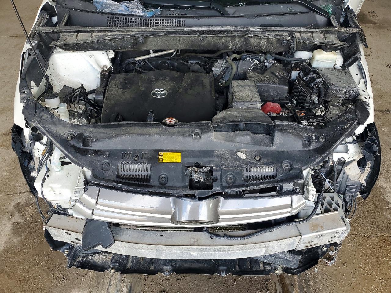 2018 TOYOTA HIGHLANDER XLE photo 23