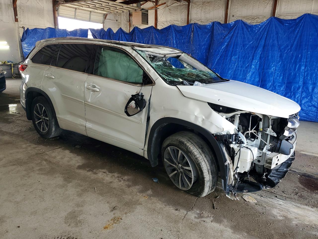 2018 TOYOTA HIGHLANDER XLE photo 7