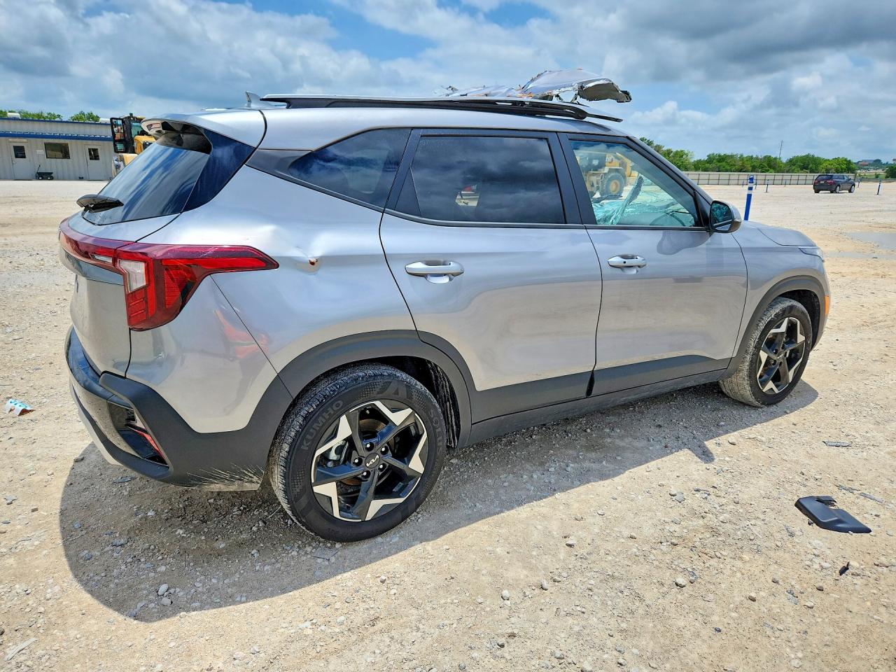 2025 KIA SELTOS S photo 5