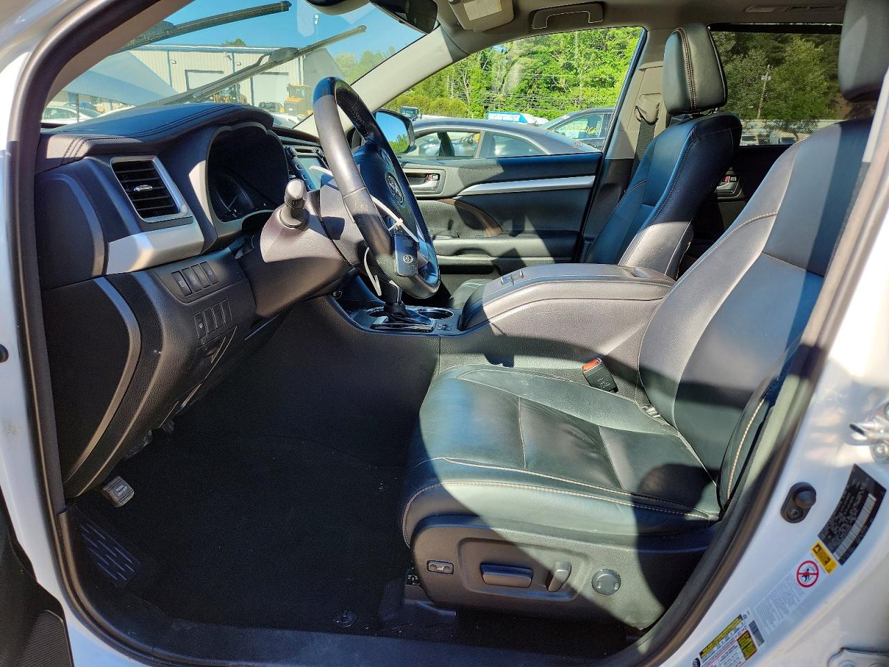 2017 TOYOTA HIGHLANDER XLE photo 13