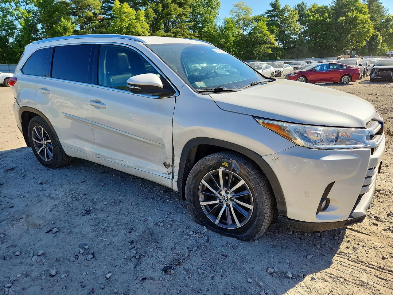 2017 TOYOTA HIGHLANDER XLE photo 7