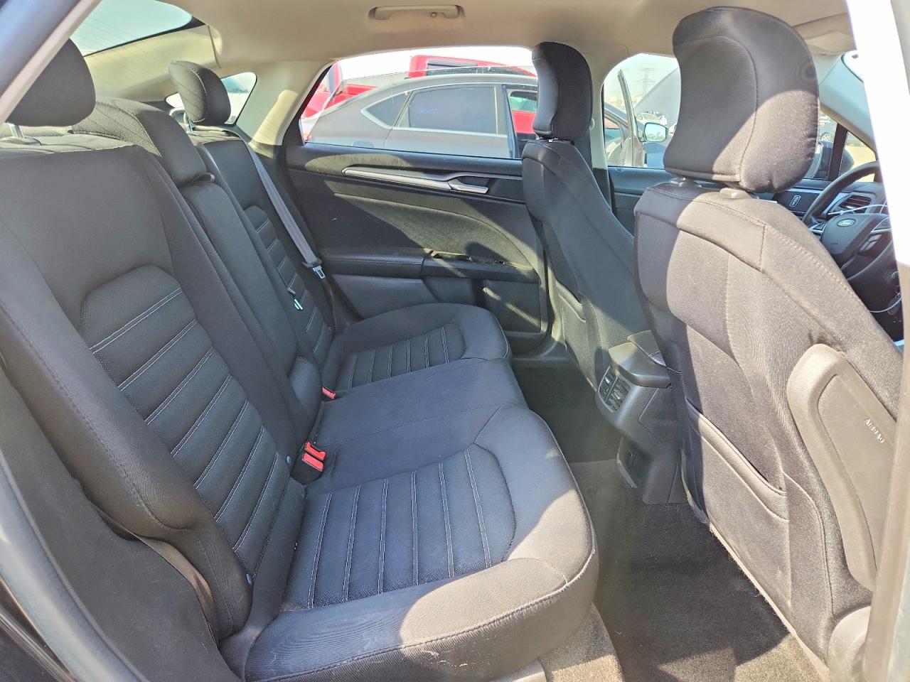 2015 FORD FUSION SE photo 19