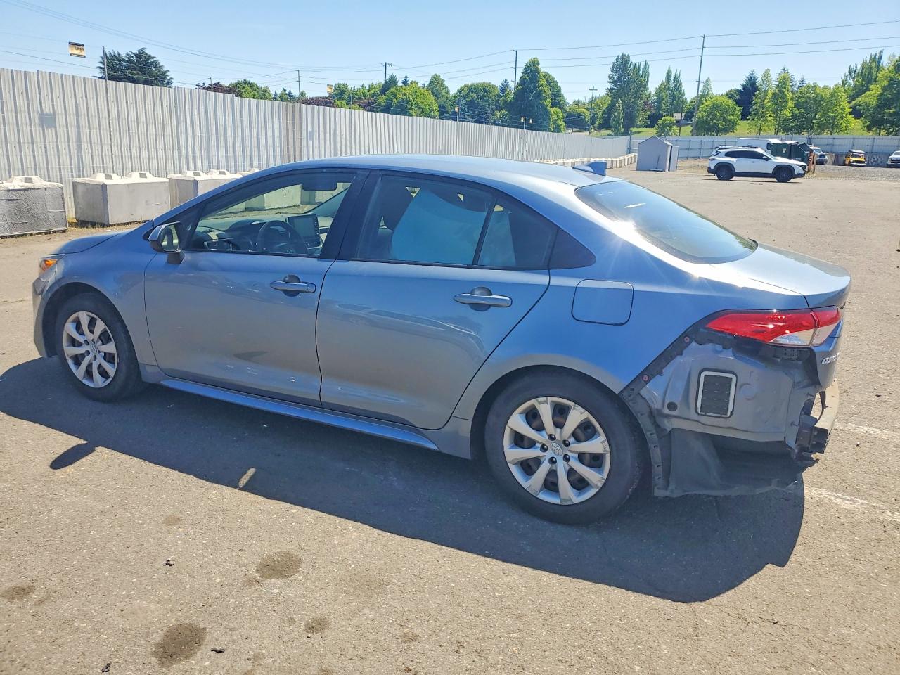2020 TOYOTA COROLLA LE photo 2
