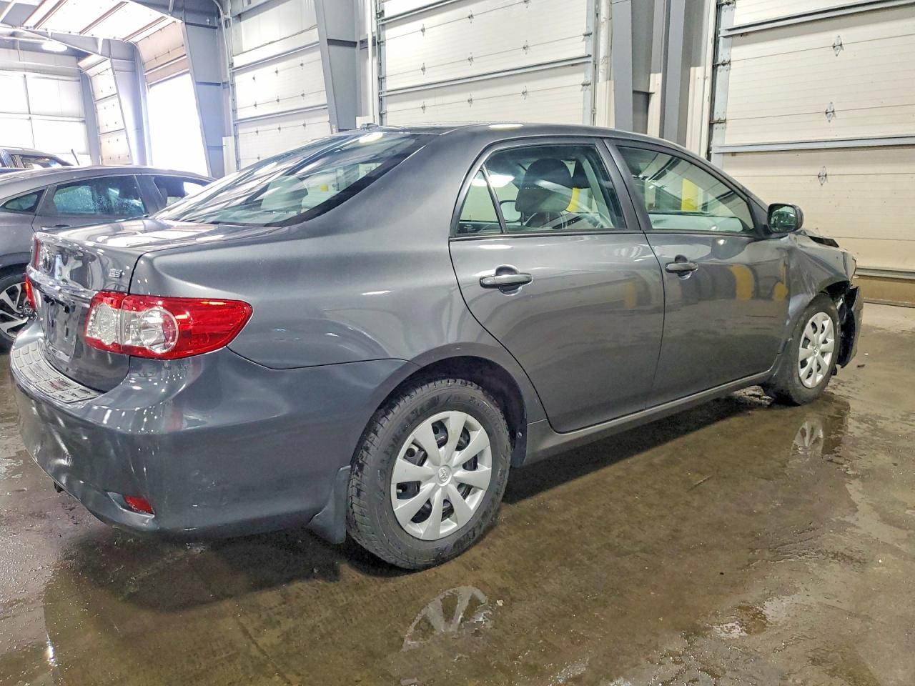 2011 TOYOTA COROLLA LE photo 3