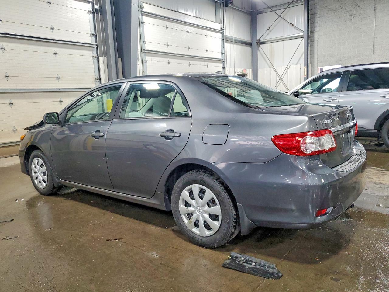 2011 TOYOTA COROLLA LE photo 2