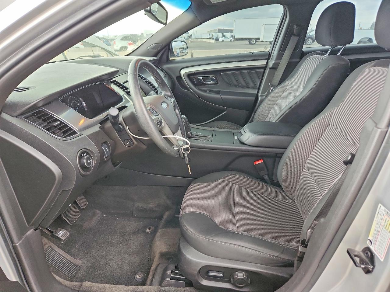 2014 FORD TAURUS SEL photo 19
