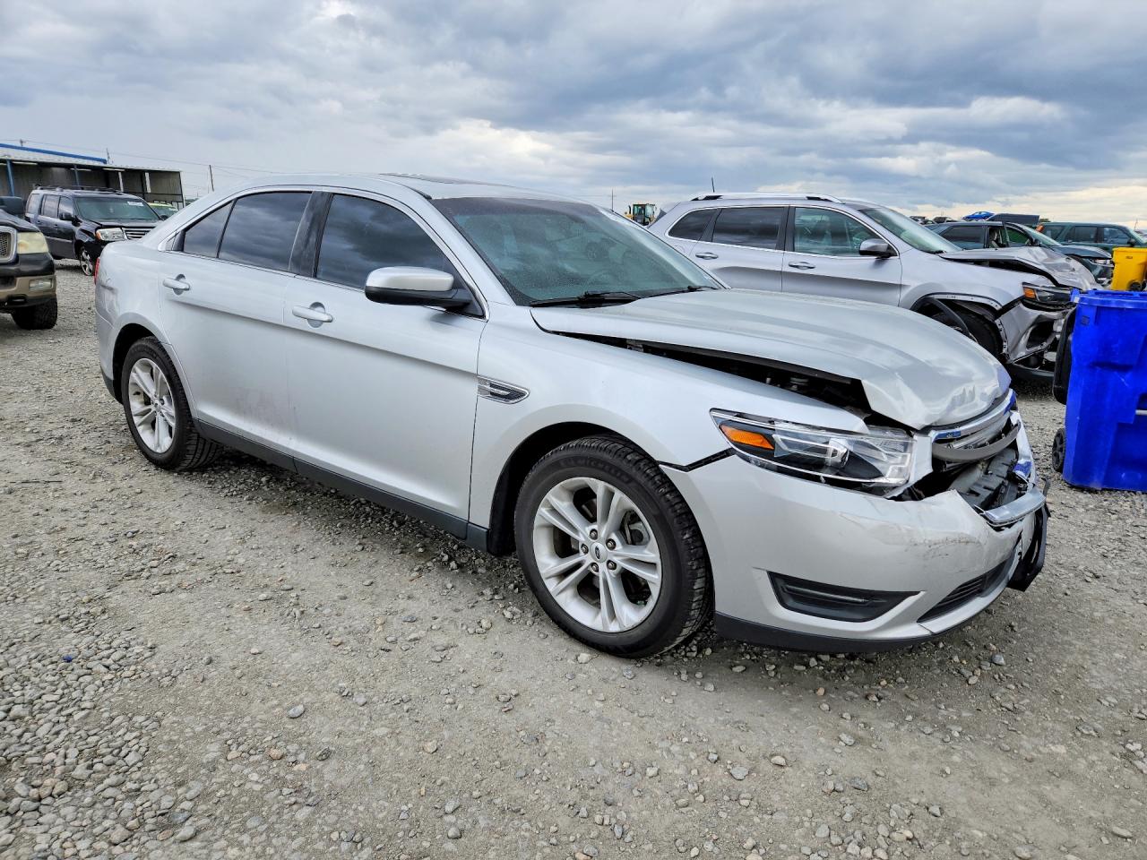 2014 FORD TAURUS SEL photo 10
