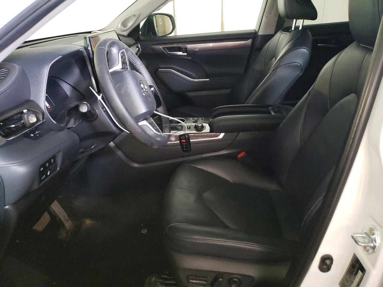 2024 TOYOTA HIGHLANDER LIMITED photo 13